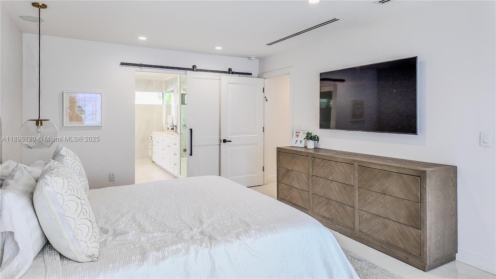 12855 Maple Rd North Miami, FL 33181