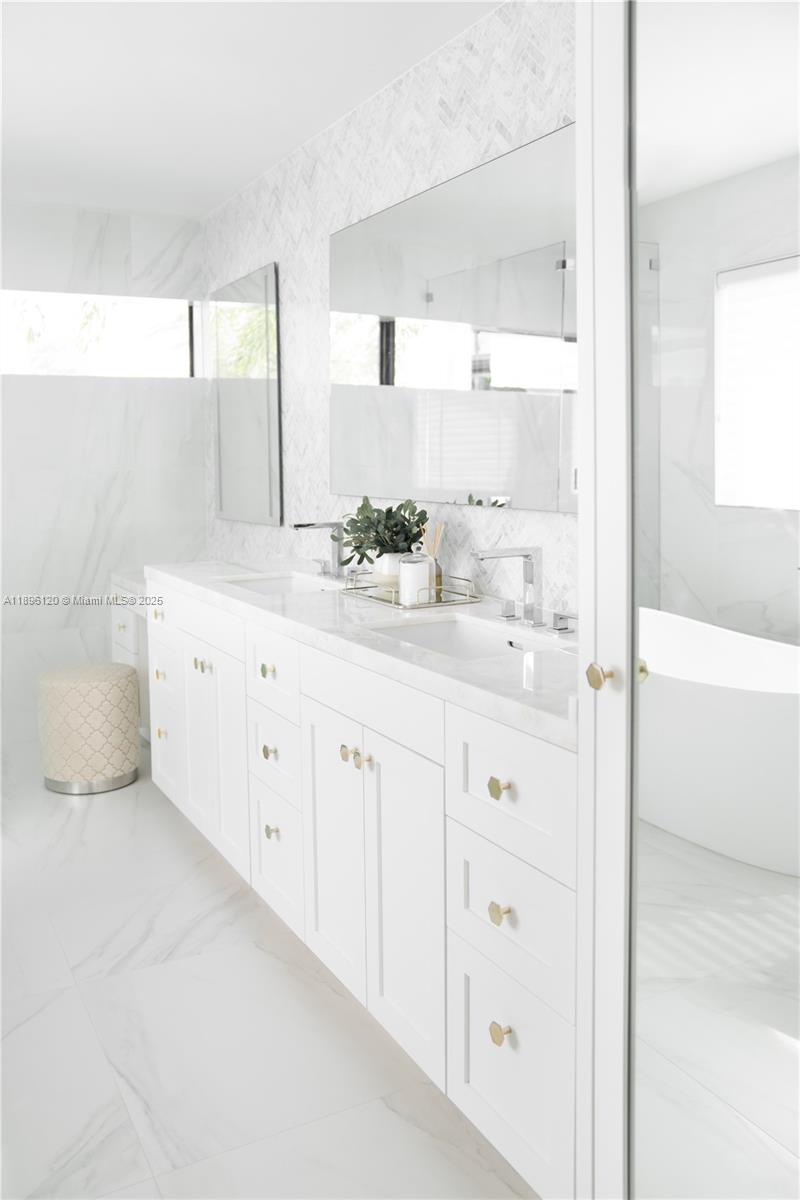 12855 Maple Rd North Miami, FL 33181