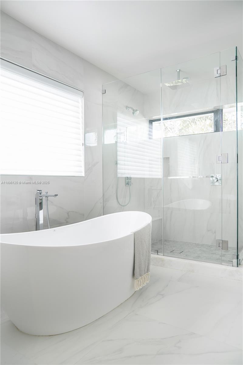 12855 Maple Rd North Miami, FL 33181