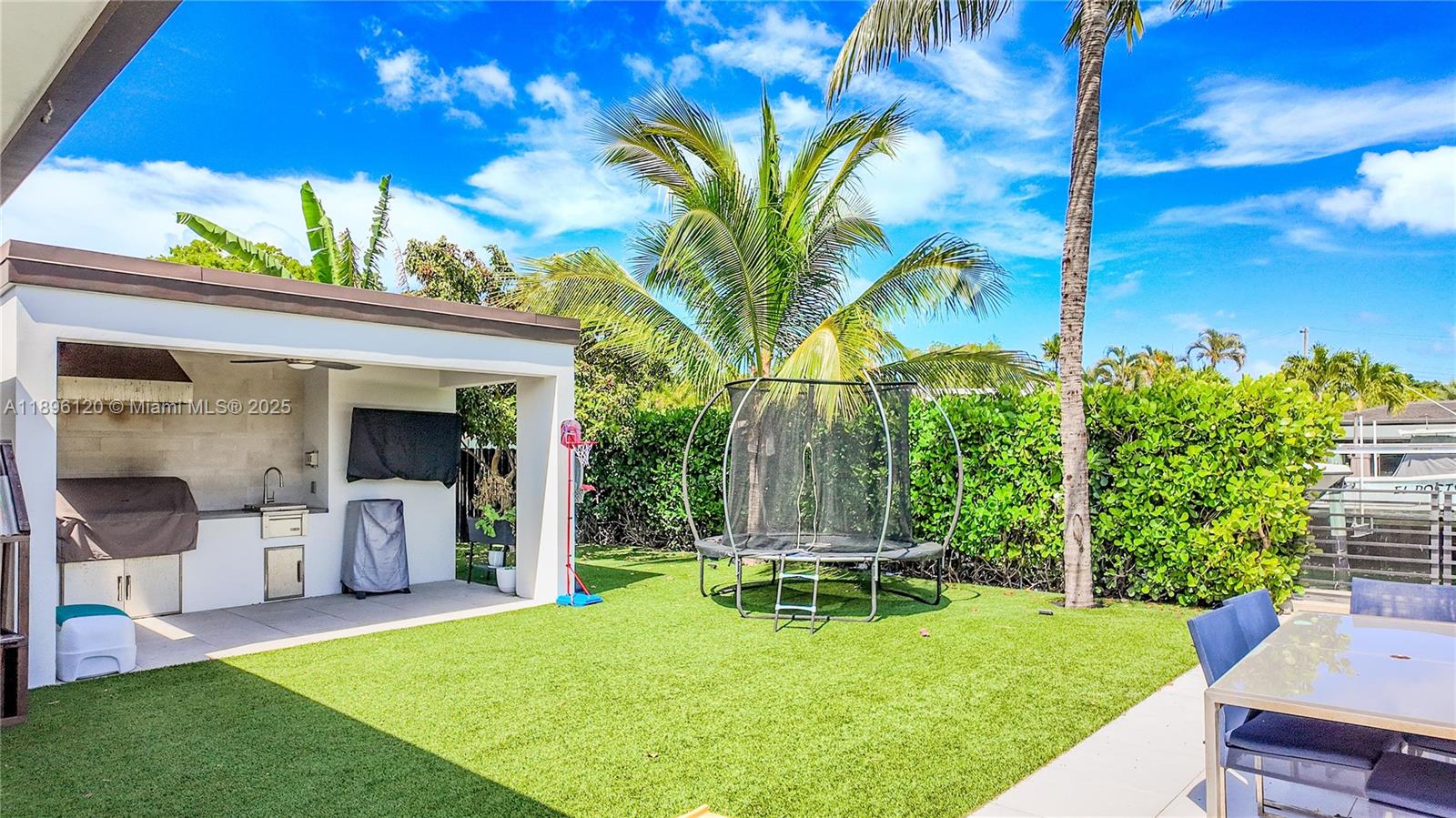 12855 Maple Rd North Miami, FL 33181