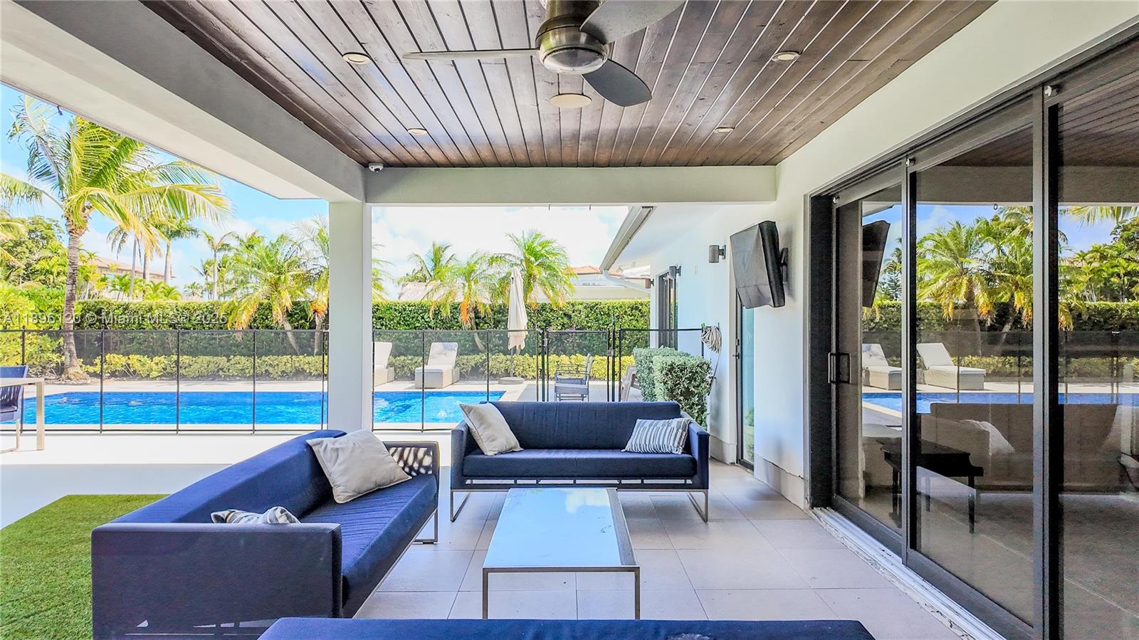 12855 Maple Rd North Miami, FL 33181