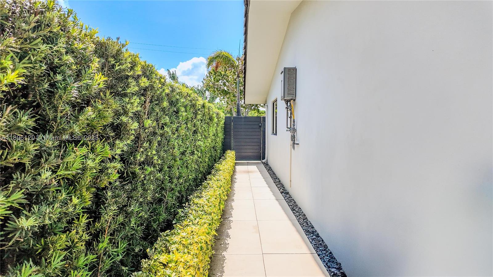 12855 Maple Rd North Miami, FL 33181