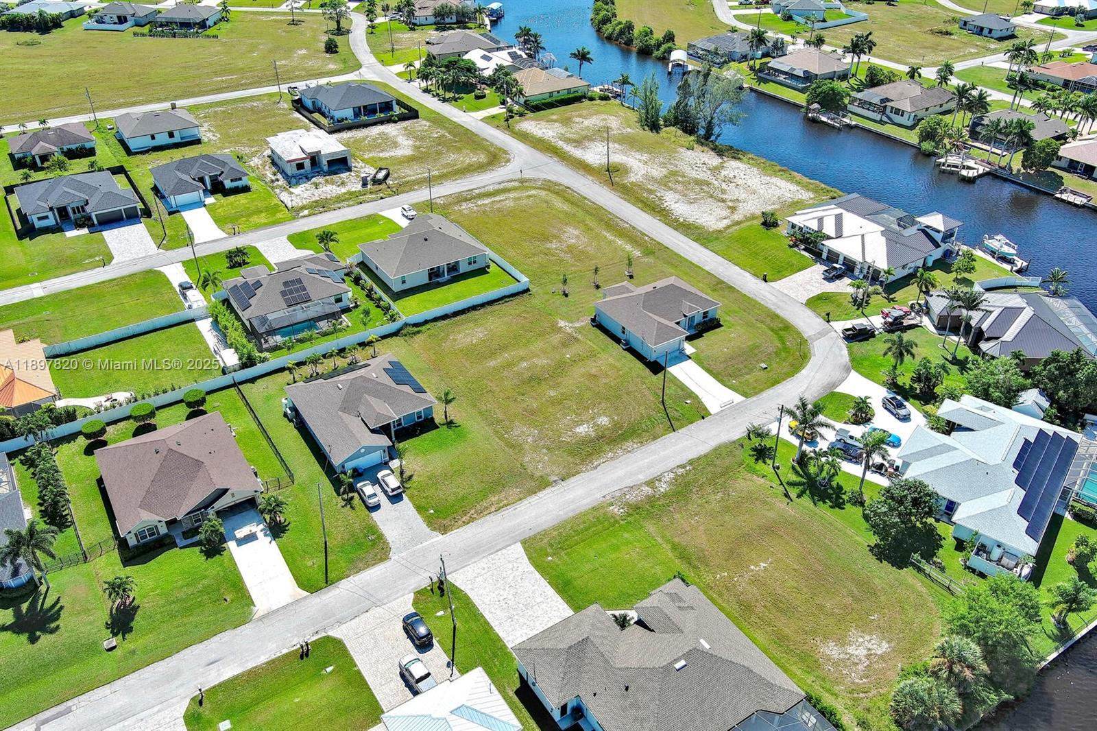 3548 NW 21st Ter Cape Coral, FL 33993