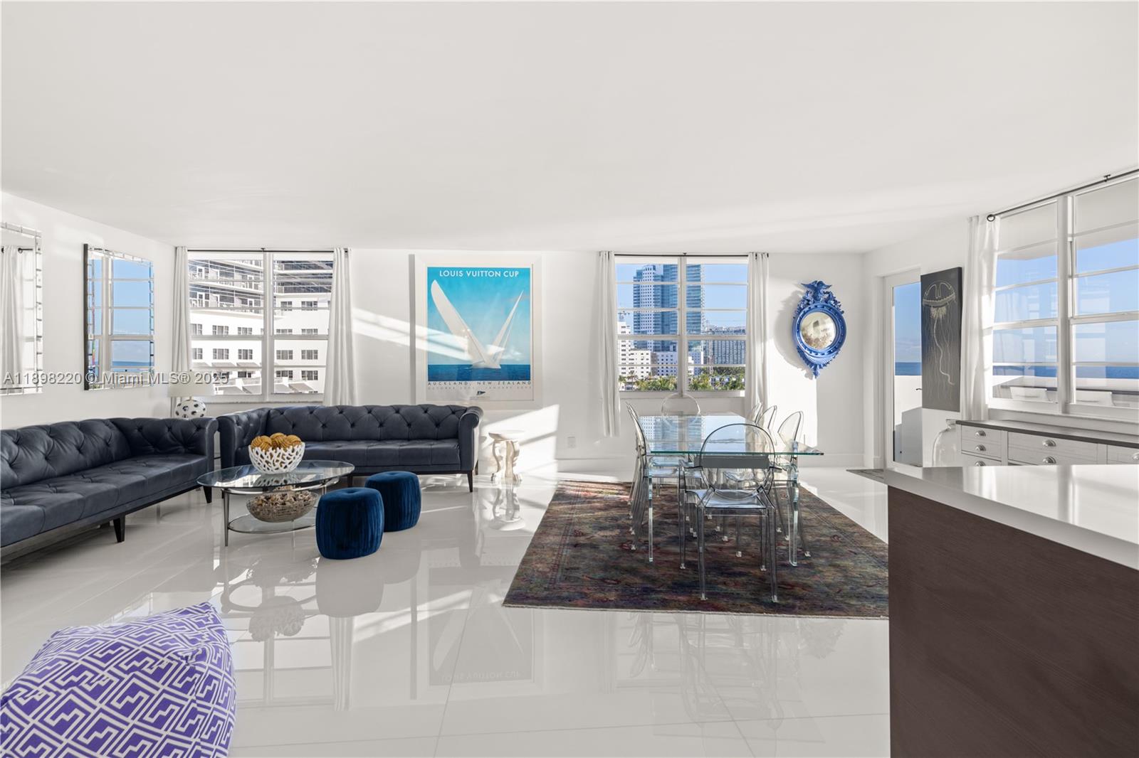 image The Decoplage Condominium10