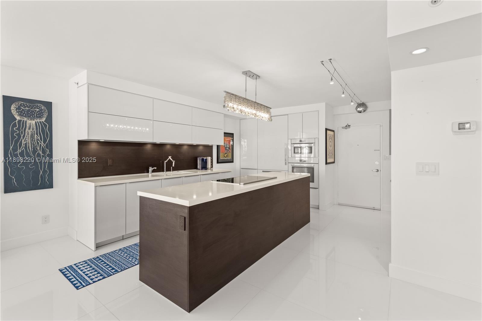 image The Decoplage Condominium17