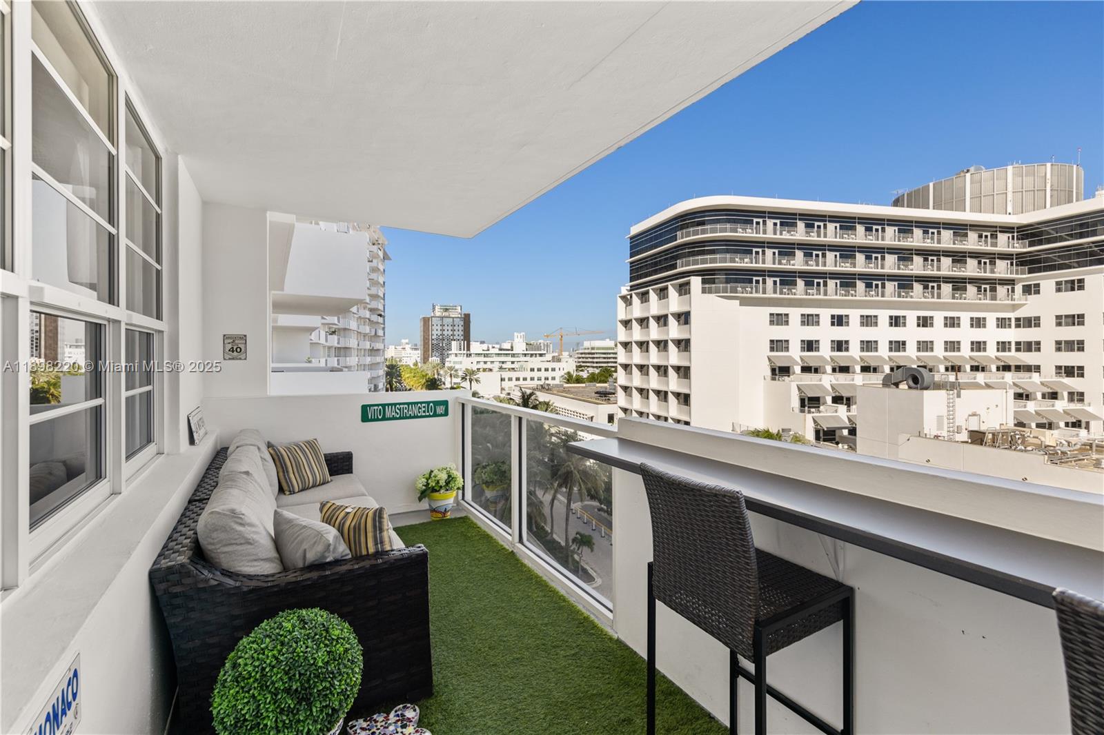 image The Decoplage Condominium29
