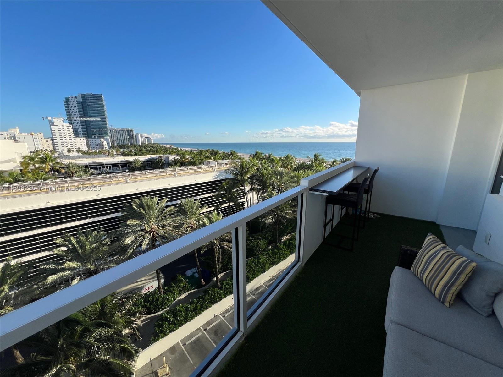 image The Decoplage Condominium30