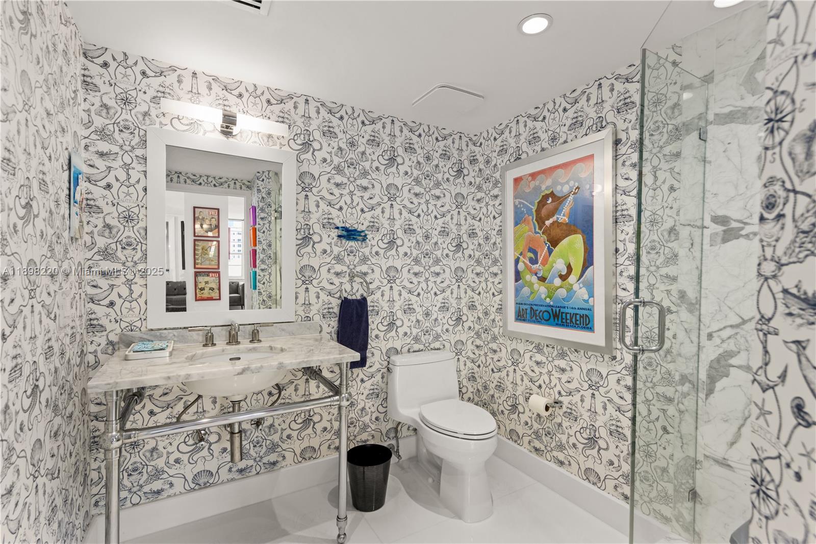 image The Decoplage Condominium38