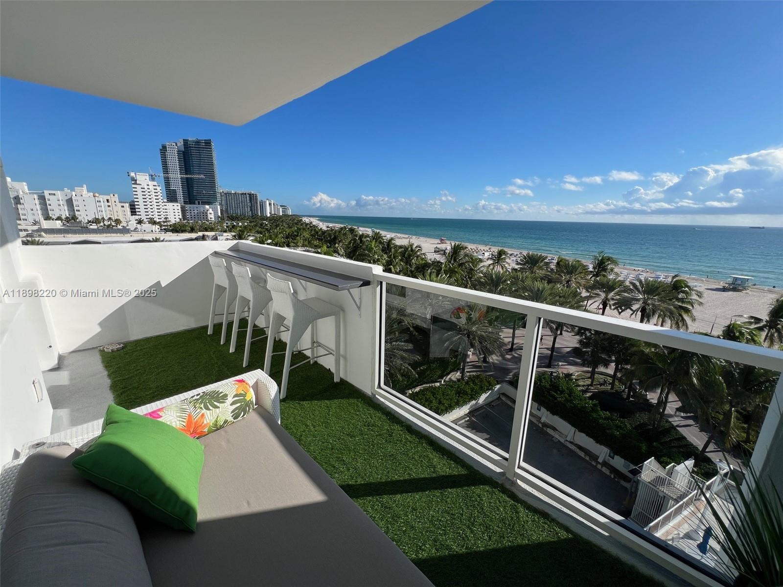 image The Decoplage Condominium3