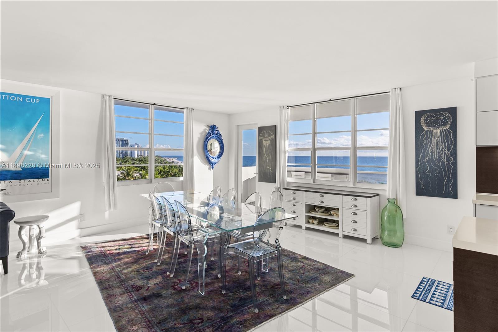 image The Decoplage Condominium7