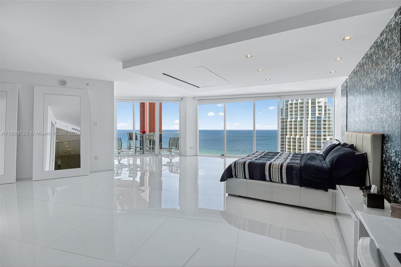 image Portofino Towers35
