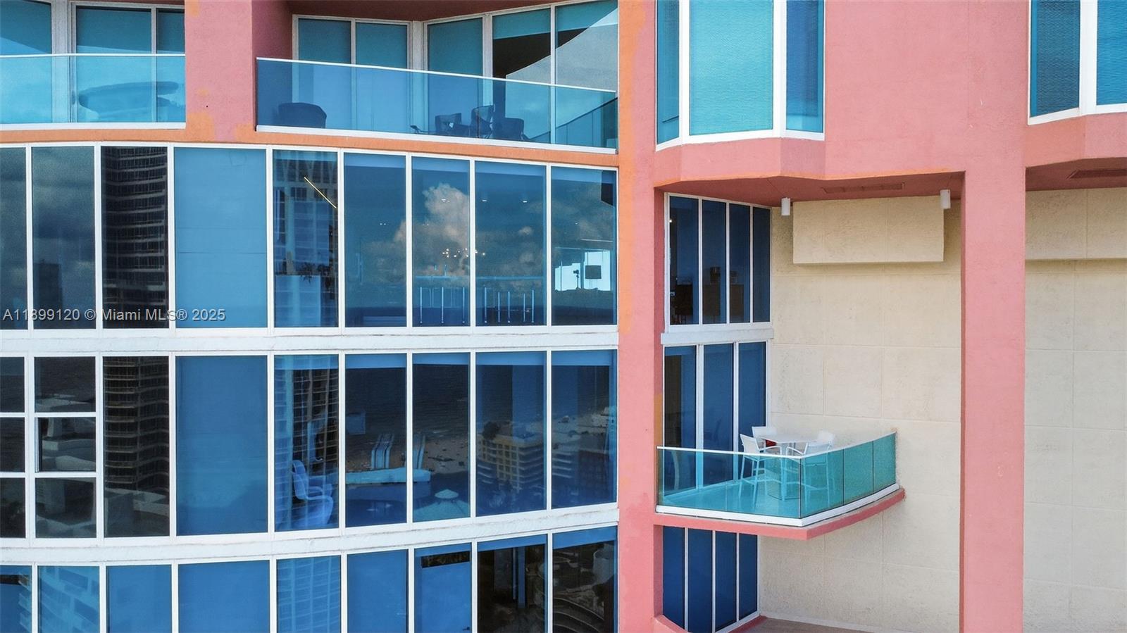 image Portofino Towers48