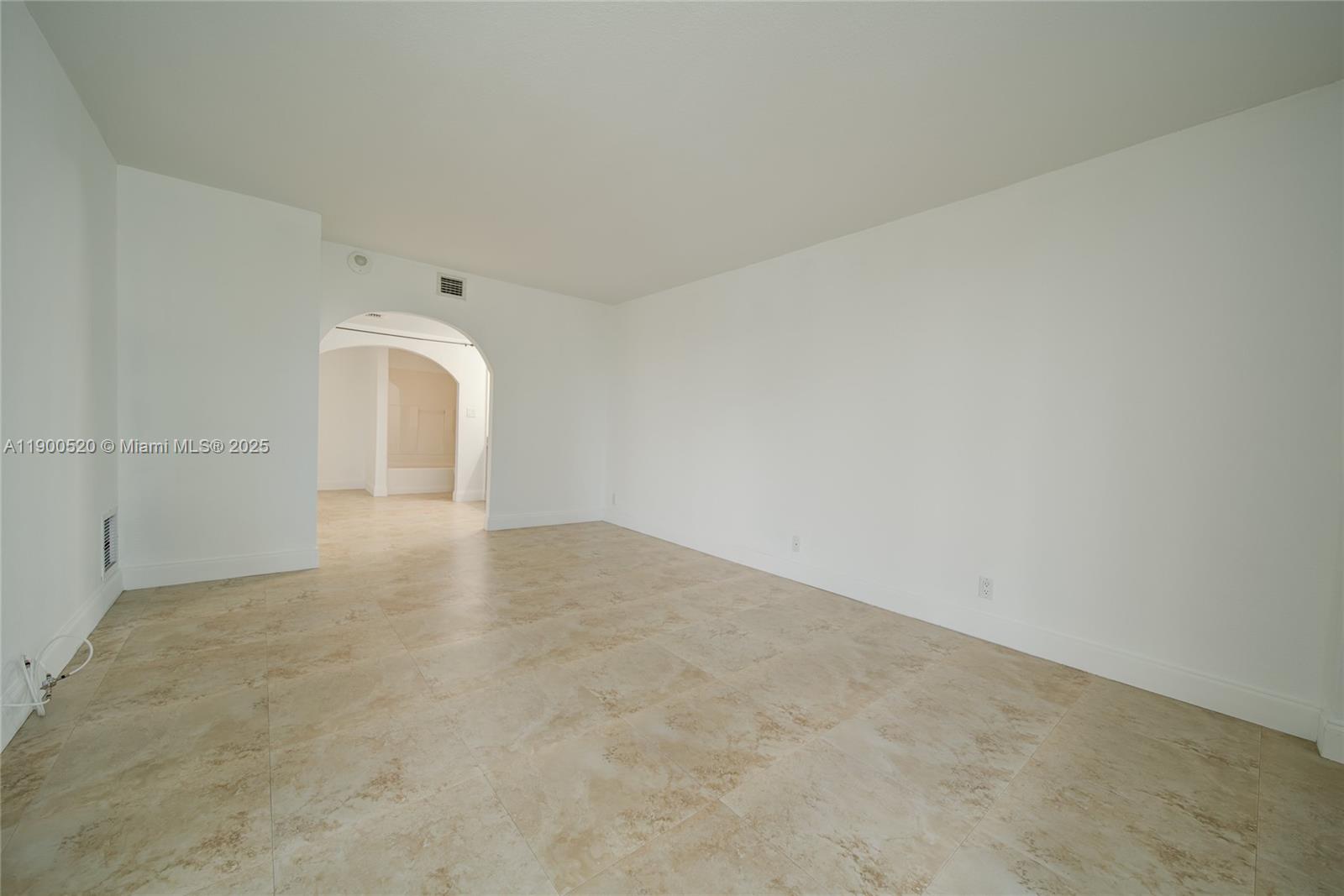 image Arlen House East Condomin10