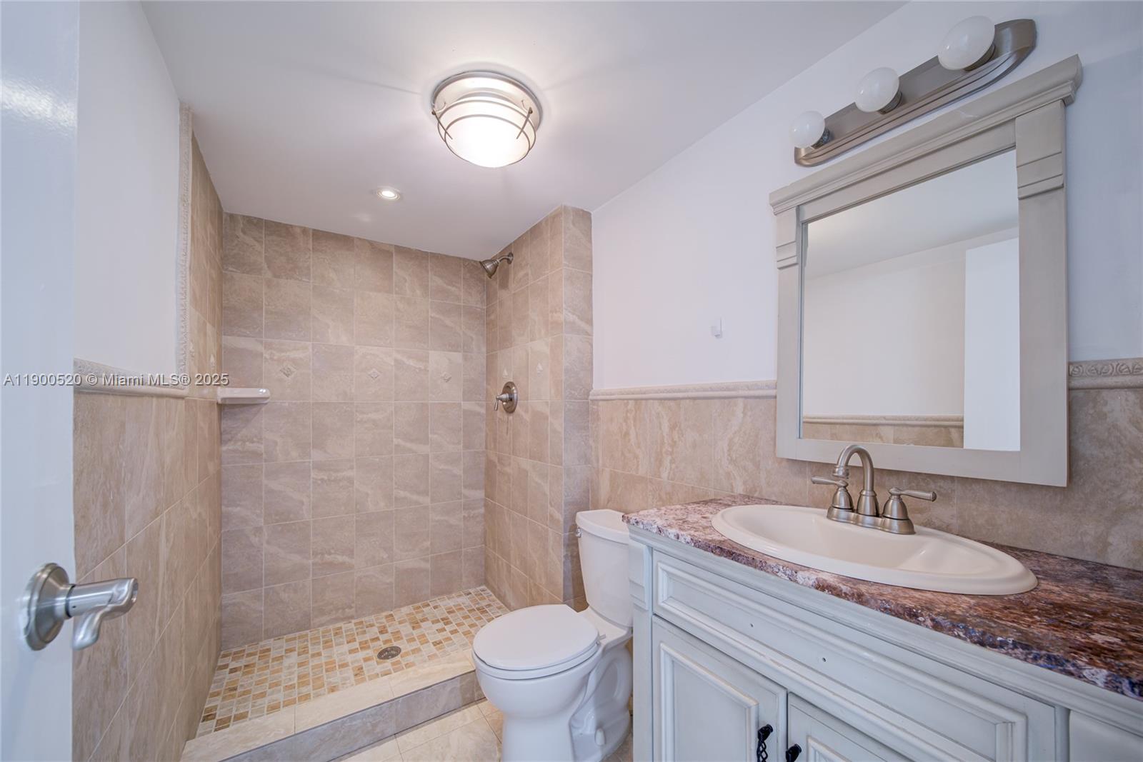 image Arlen House East Condomin17