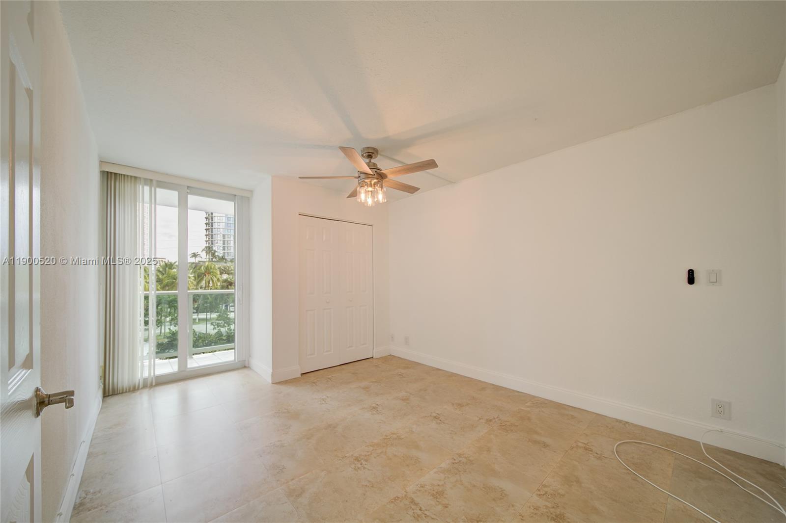 image Arlen House East Condomin18