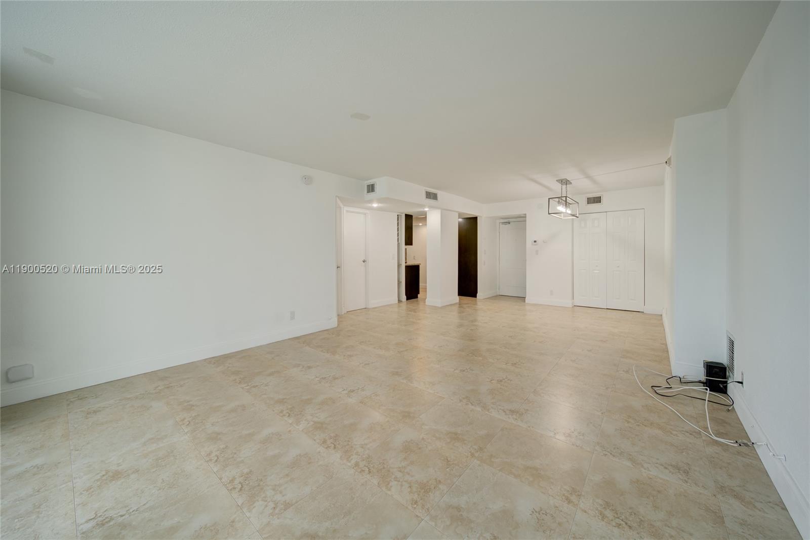 image Arlen House East Condomin21