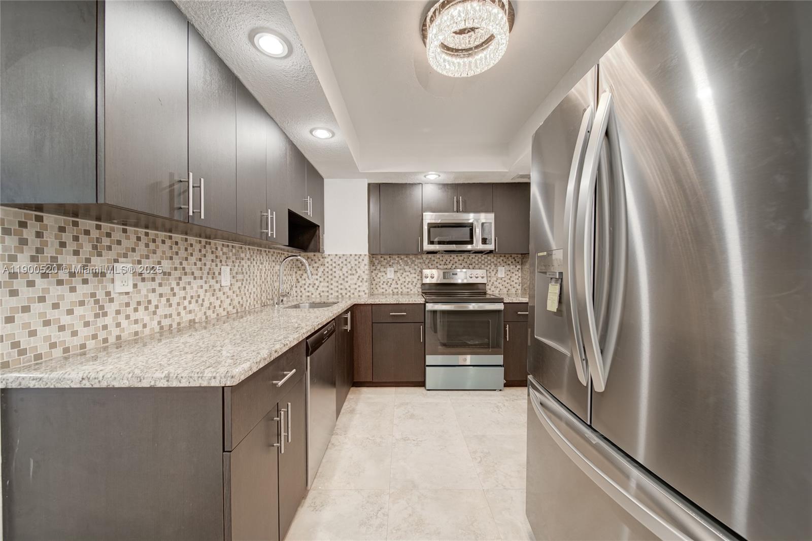 image Arlen House East Condomin22