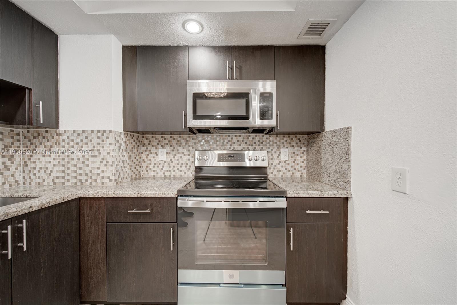 image Arlen House East Condomin24