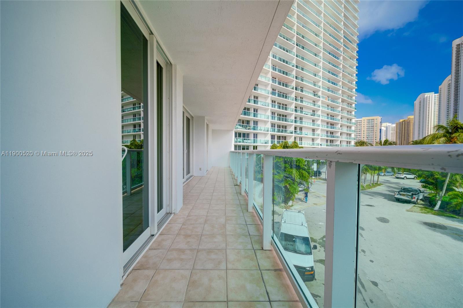 image Arlen House East Condomin26