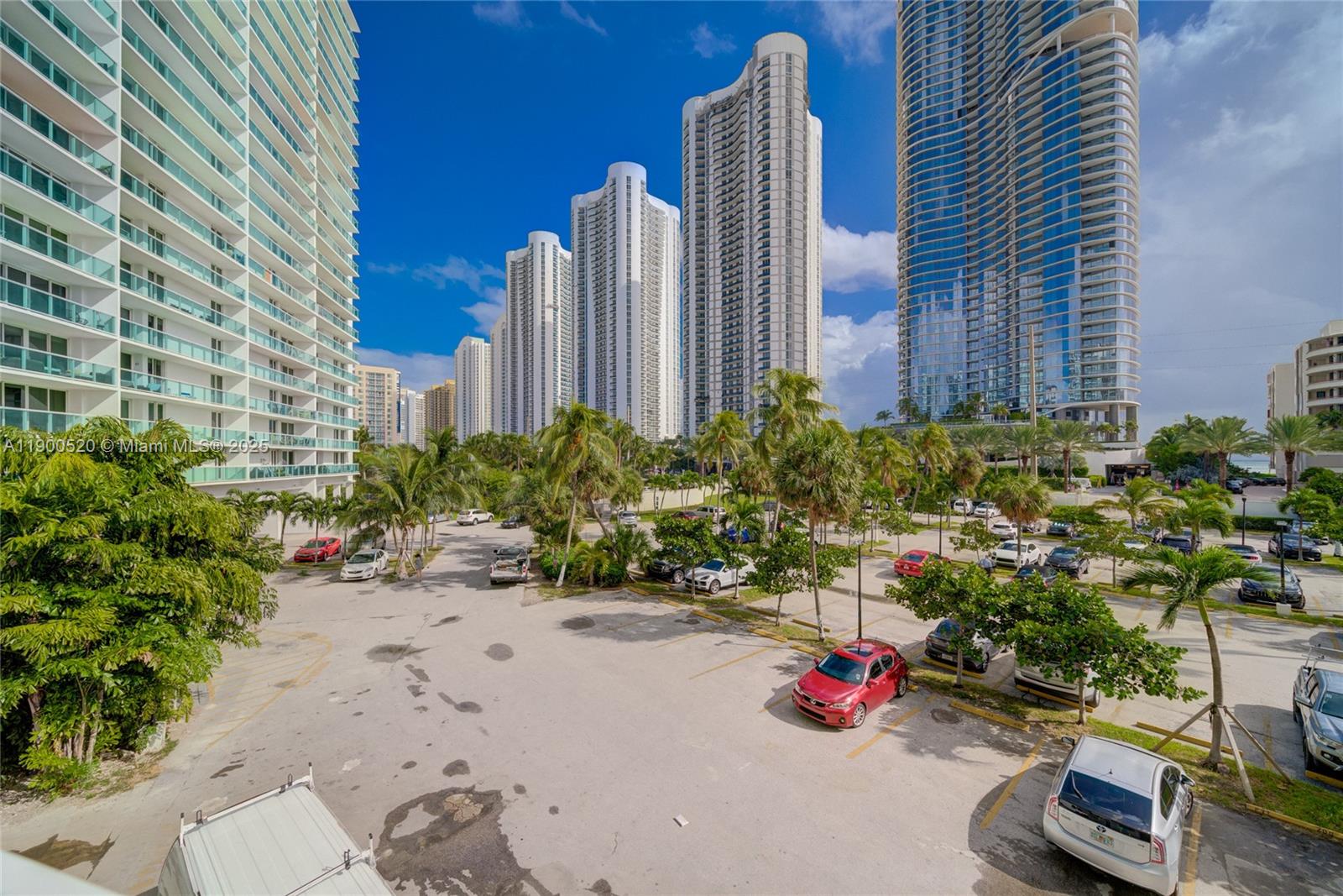 image Arlen House East Condomin30