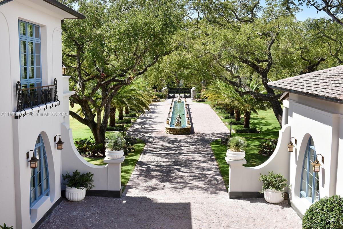 5771 SW 94th St Pinecrest, FL 33156