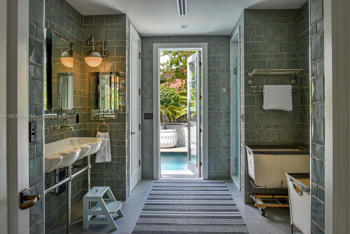 5771 SW 94th St Pinecrest, FL 33156