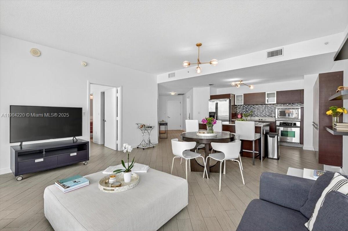 image Quantum On The Bay Condo19