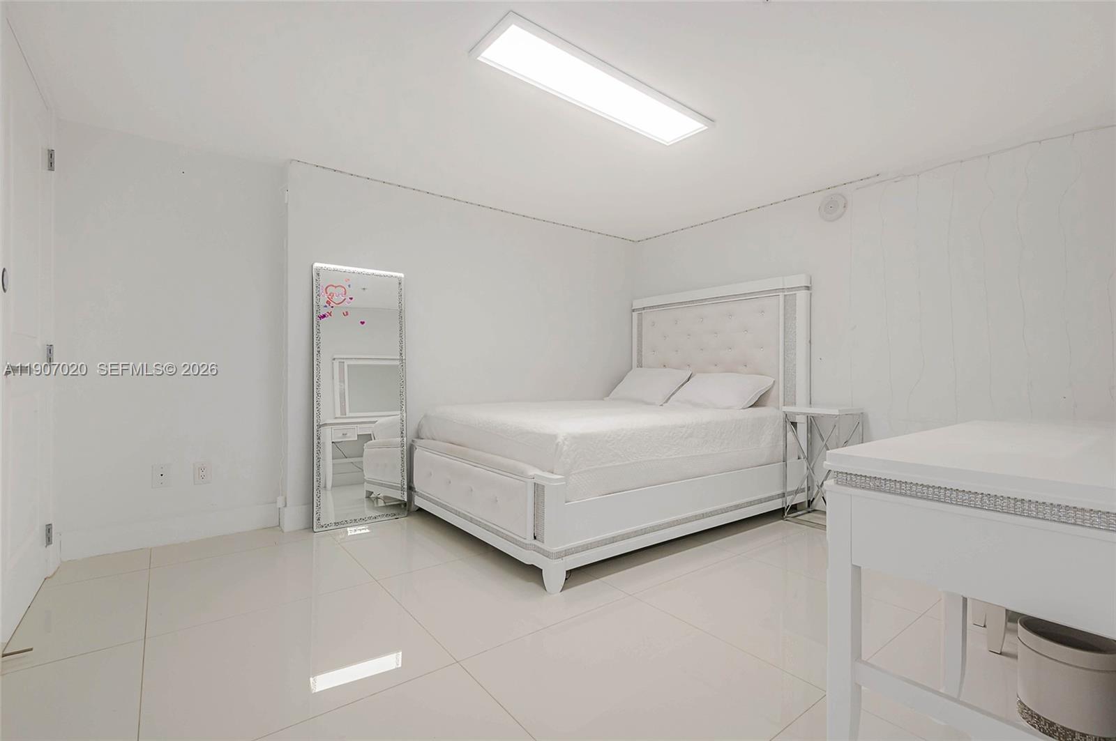 image 400 Sunny Isles11