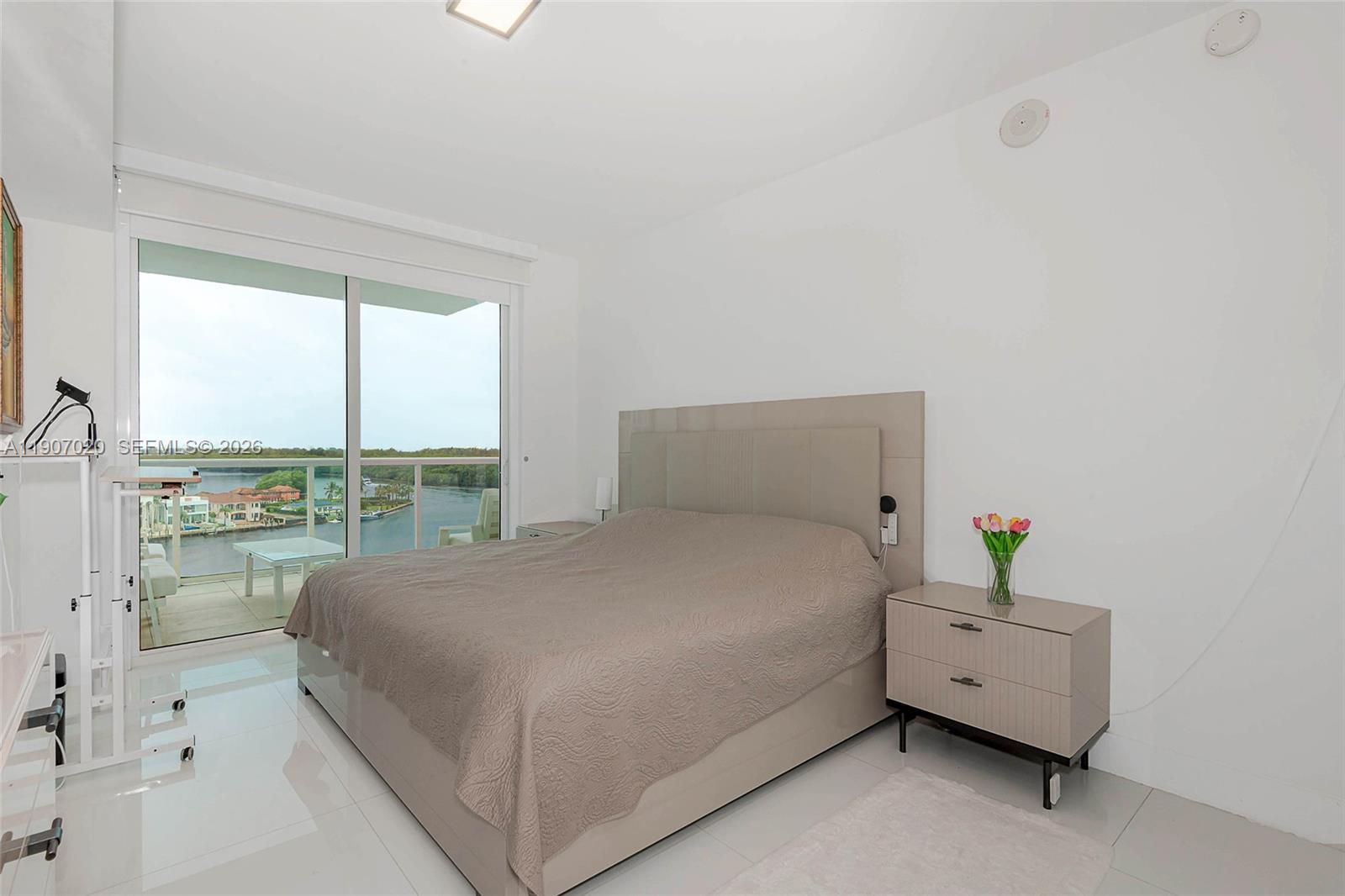 image 400 Sunny Isles14