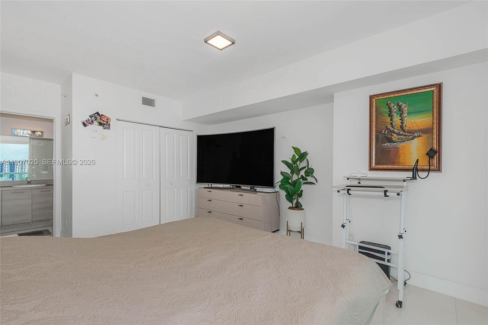 image 400 Sunny Isles15
