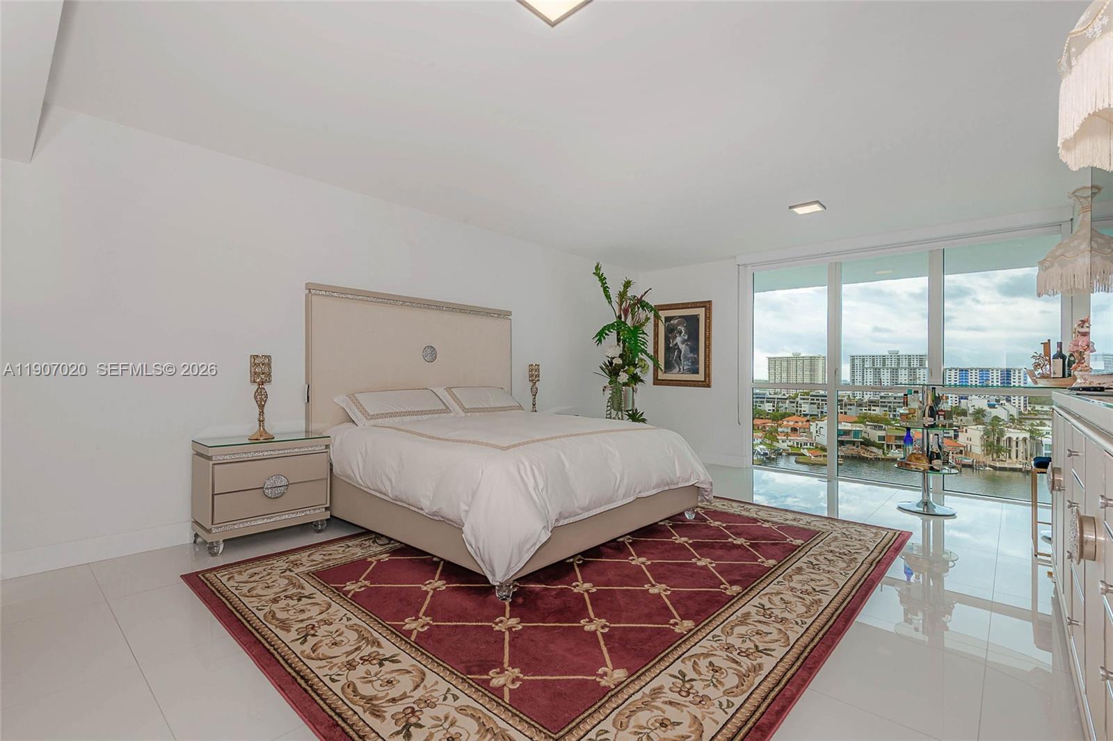 image 400 Sunny Isles17