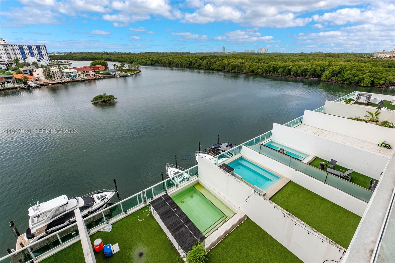 image 400 Sunny Isles27