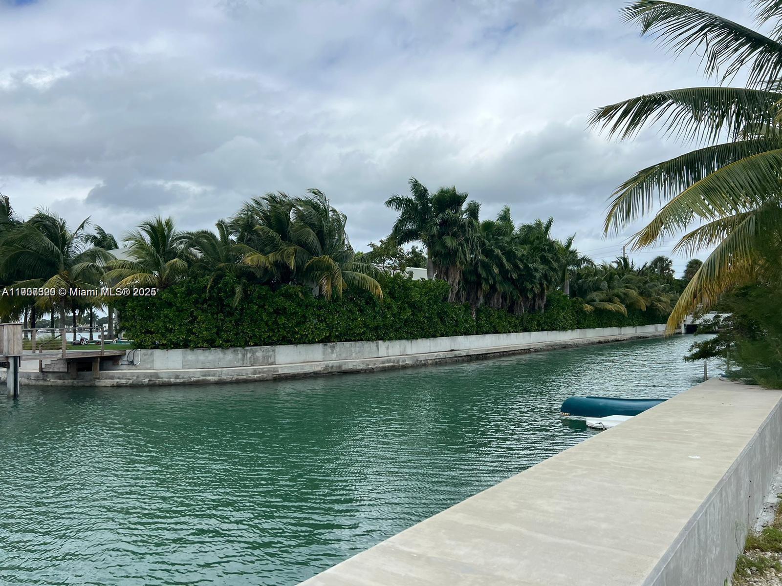 7590 Bayside Ln Miami Beach, FL 33141