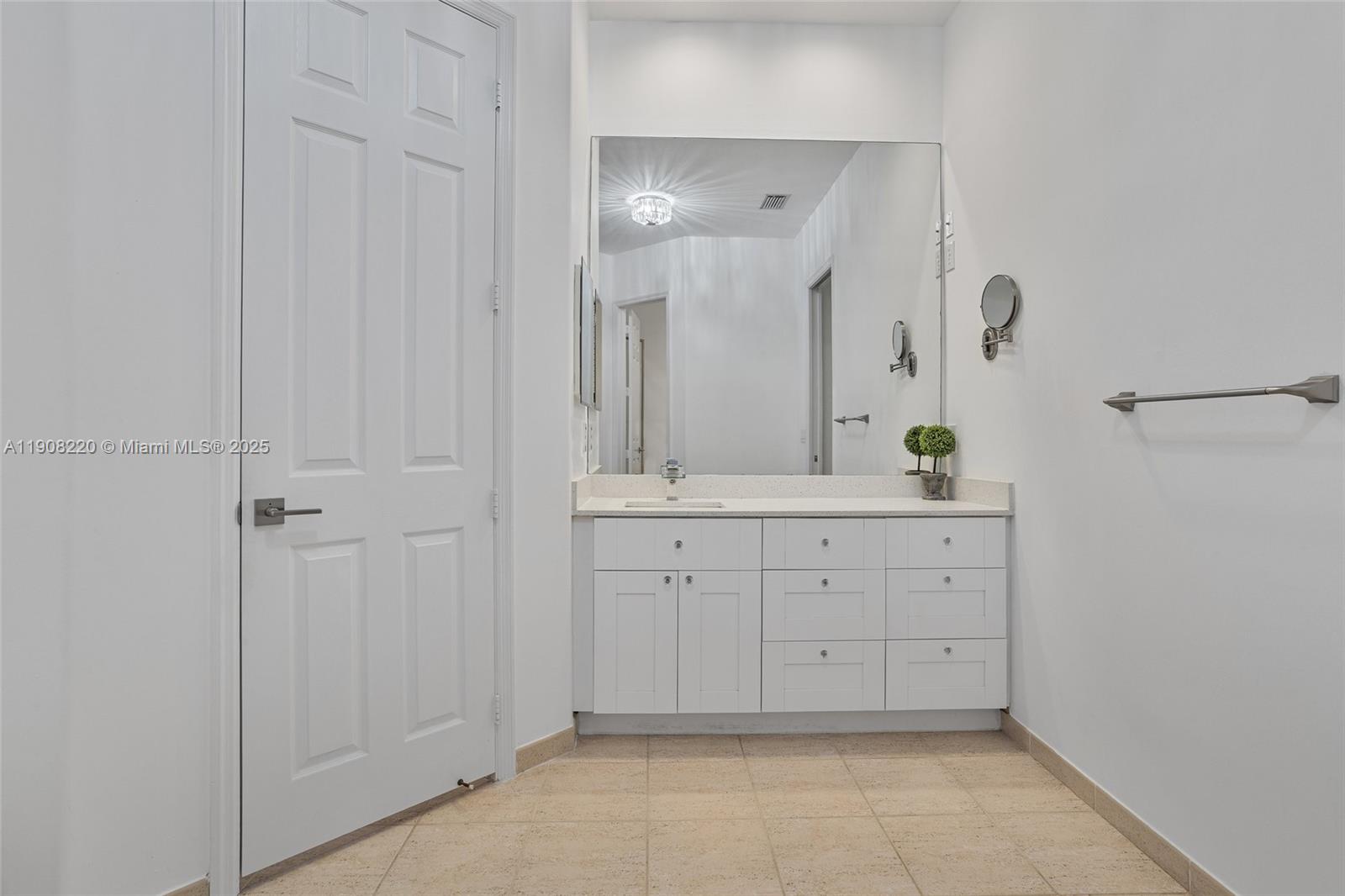 15852 SW 15th St Davie, FL 33326