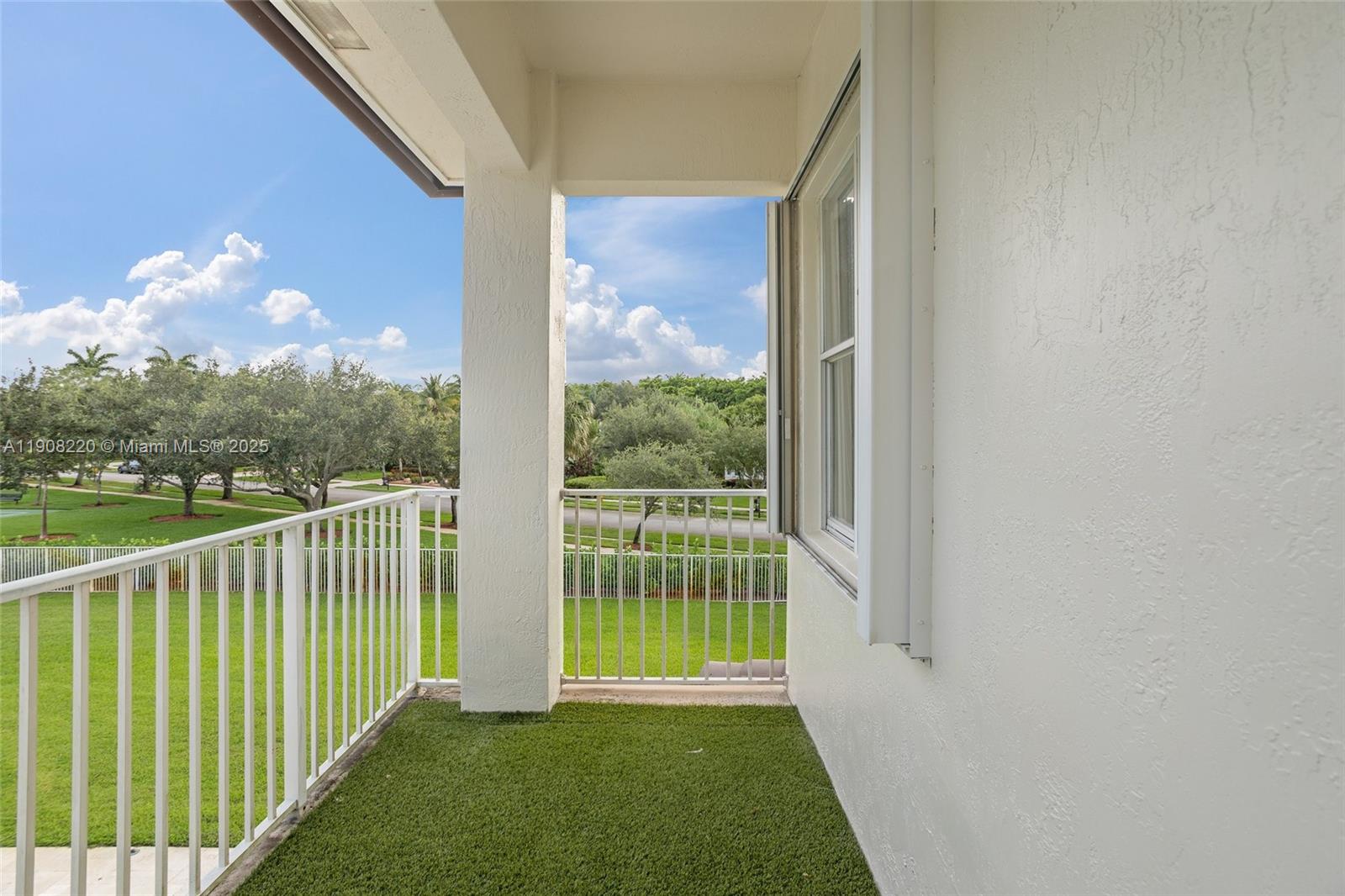 15852 SW 15th St Davie, FL 33326