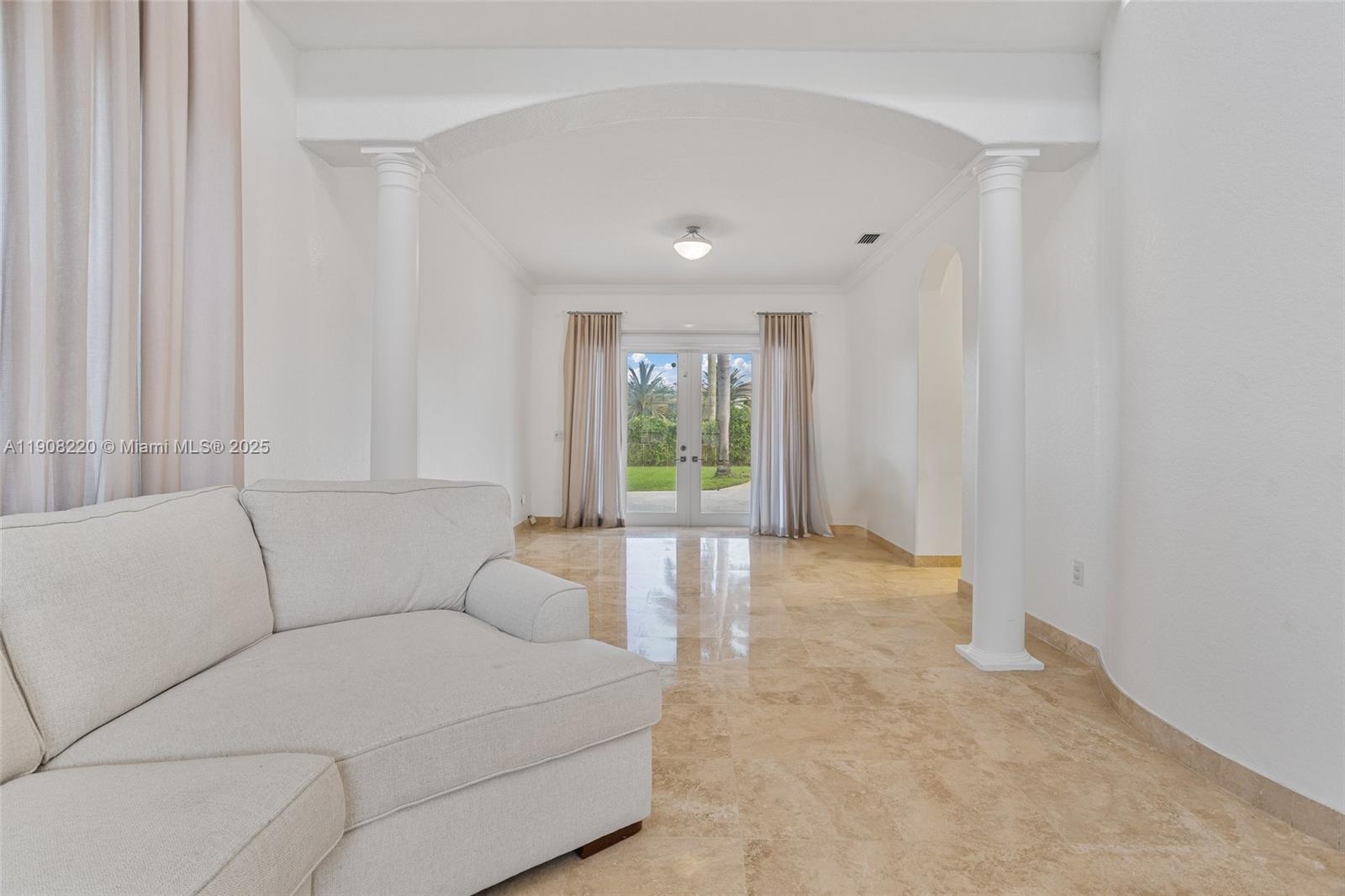 15852 SW 15th St Davie, FL 33326