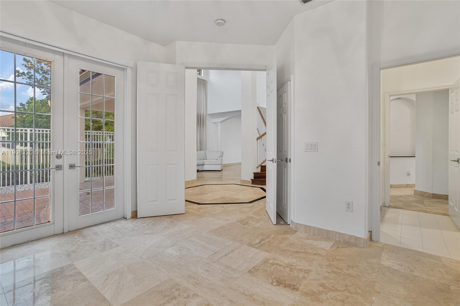 15852 SW 15th St Davie, FL 33326