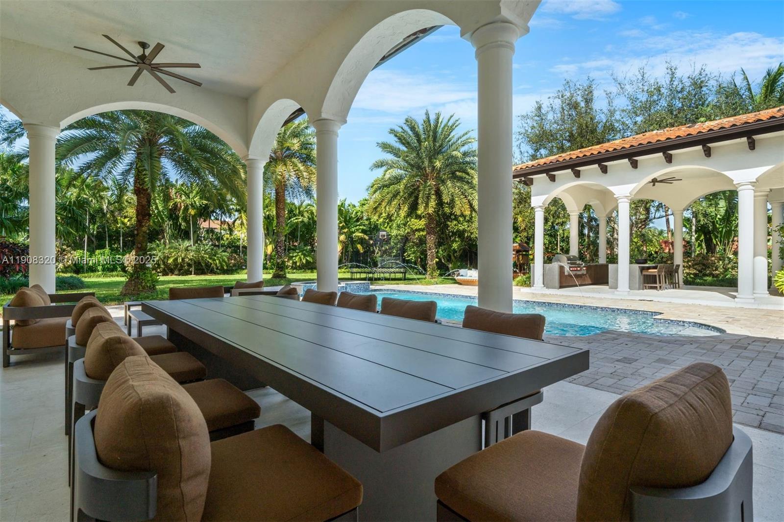 8900 SW 62nd Ct Pinecrest, FL 33156