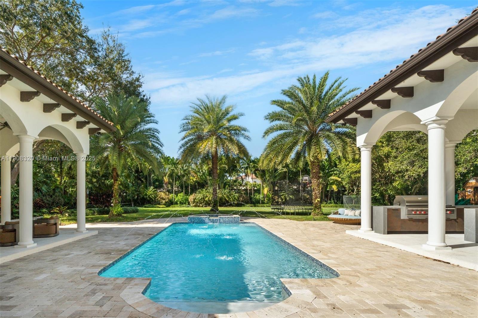 8900 SW 62nd Ct Pinecrest, FL 33156