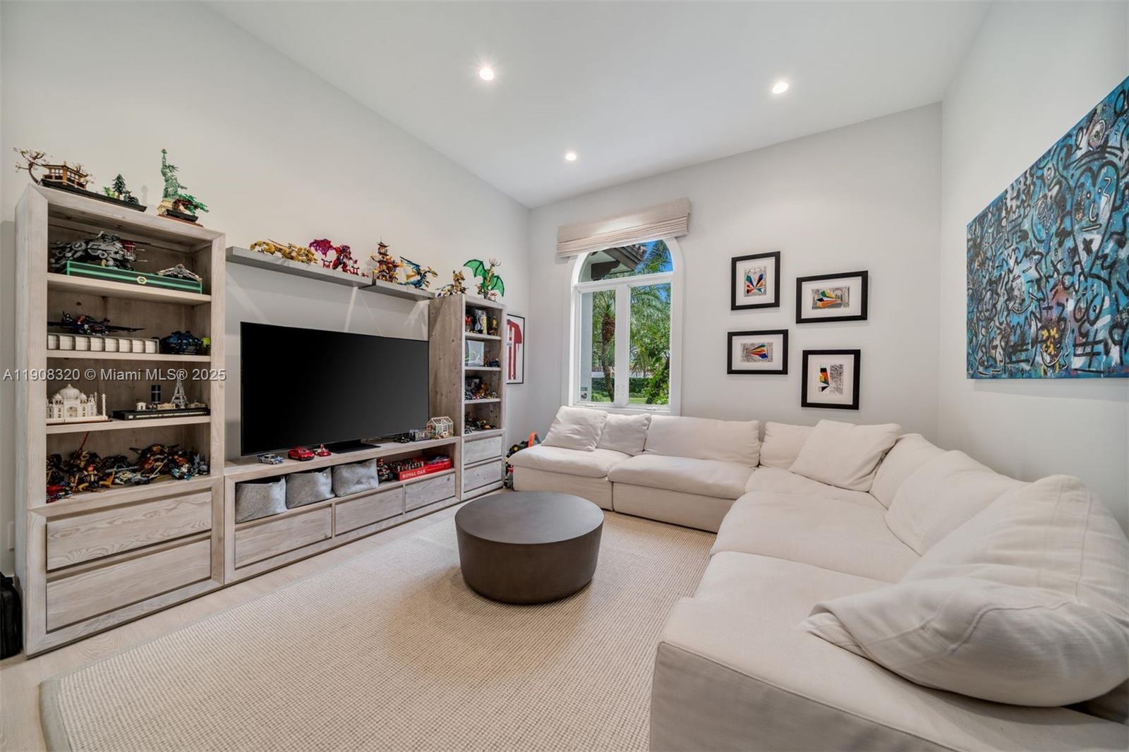 8900 SW 62nd Ct Pinecrest, FL 33156