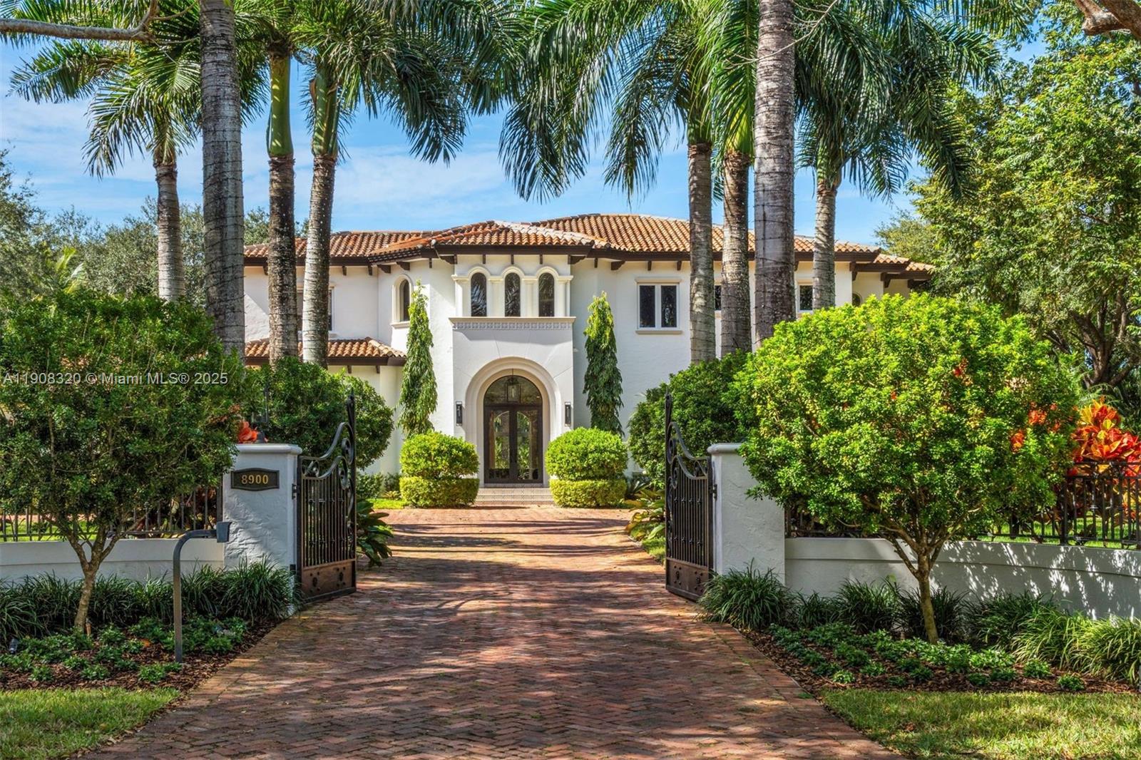 8900 SW 62nd Ct Pinecrest, FL 33156