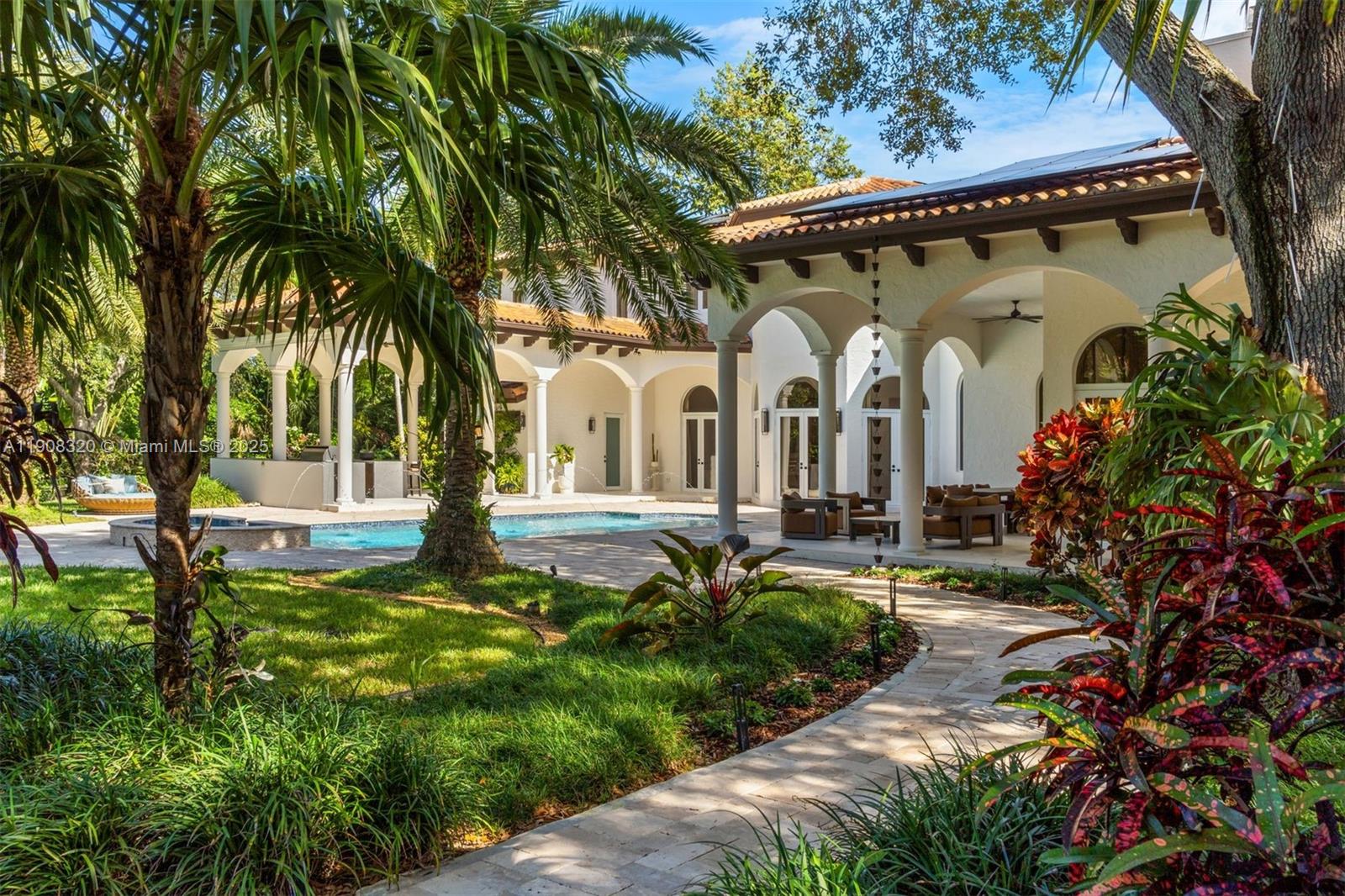 8900 SW 62nd Ct Pinecrest, FL 33156