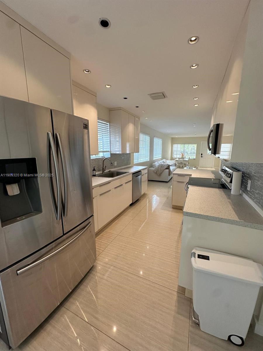 9464 Abbott Ave Surfside, FL 33154