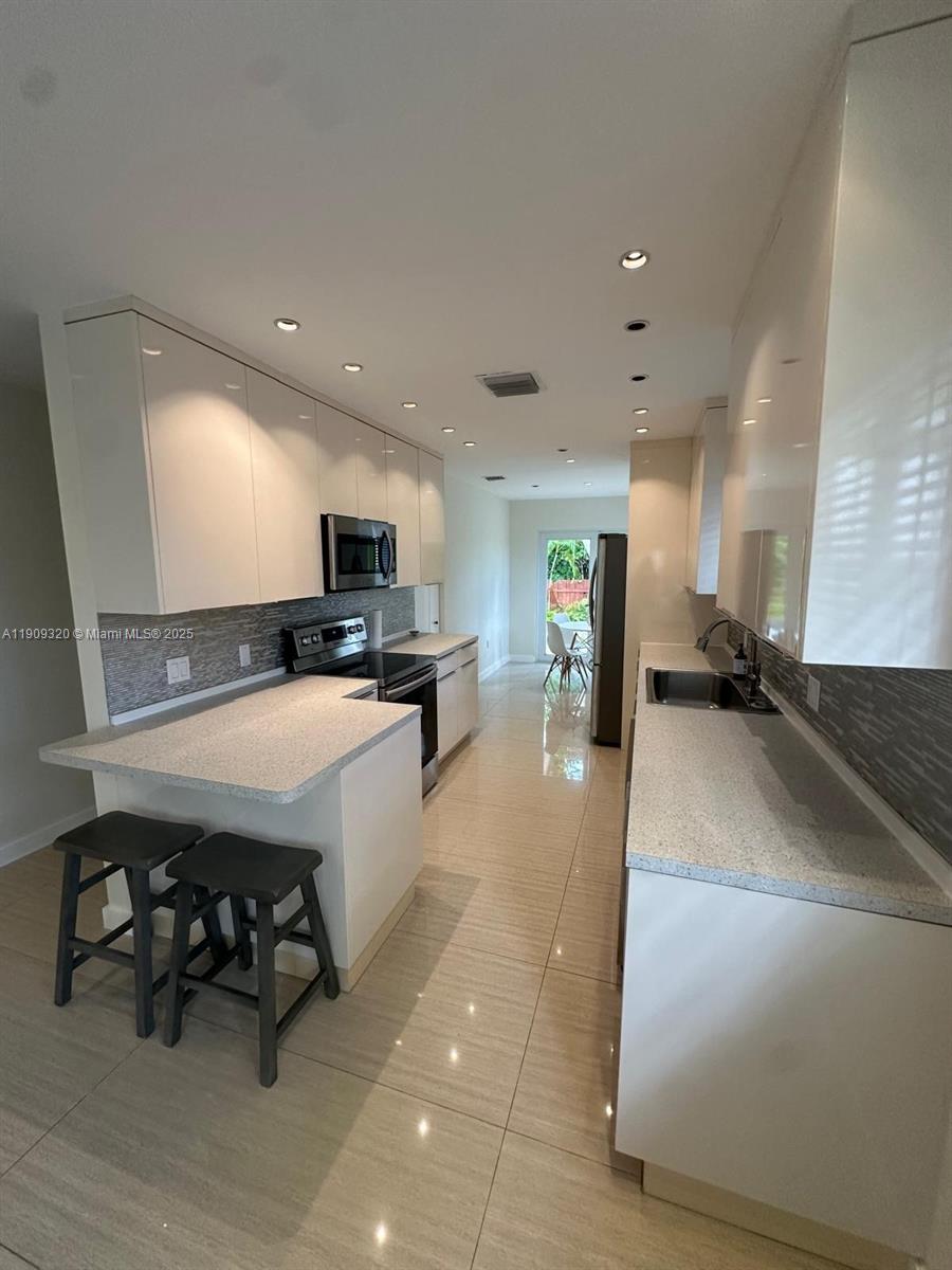 9464 Abbott Ave Surfside, FL 33154