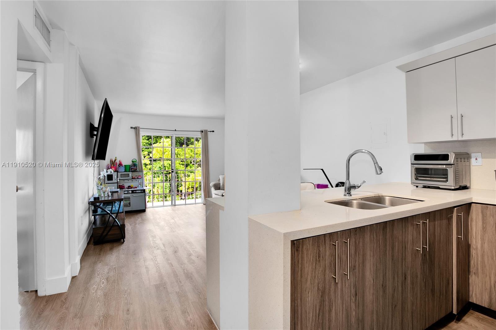 6200 W Flagler St #310