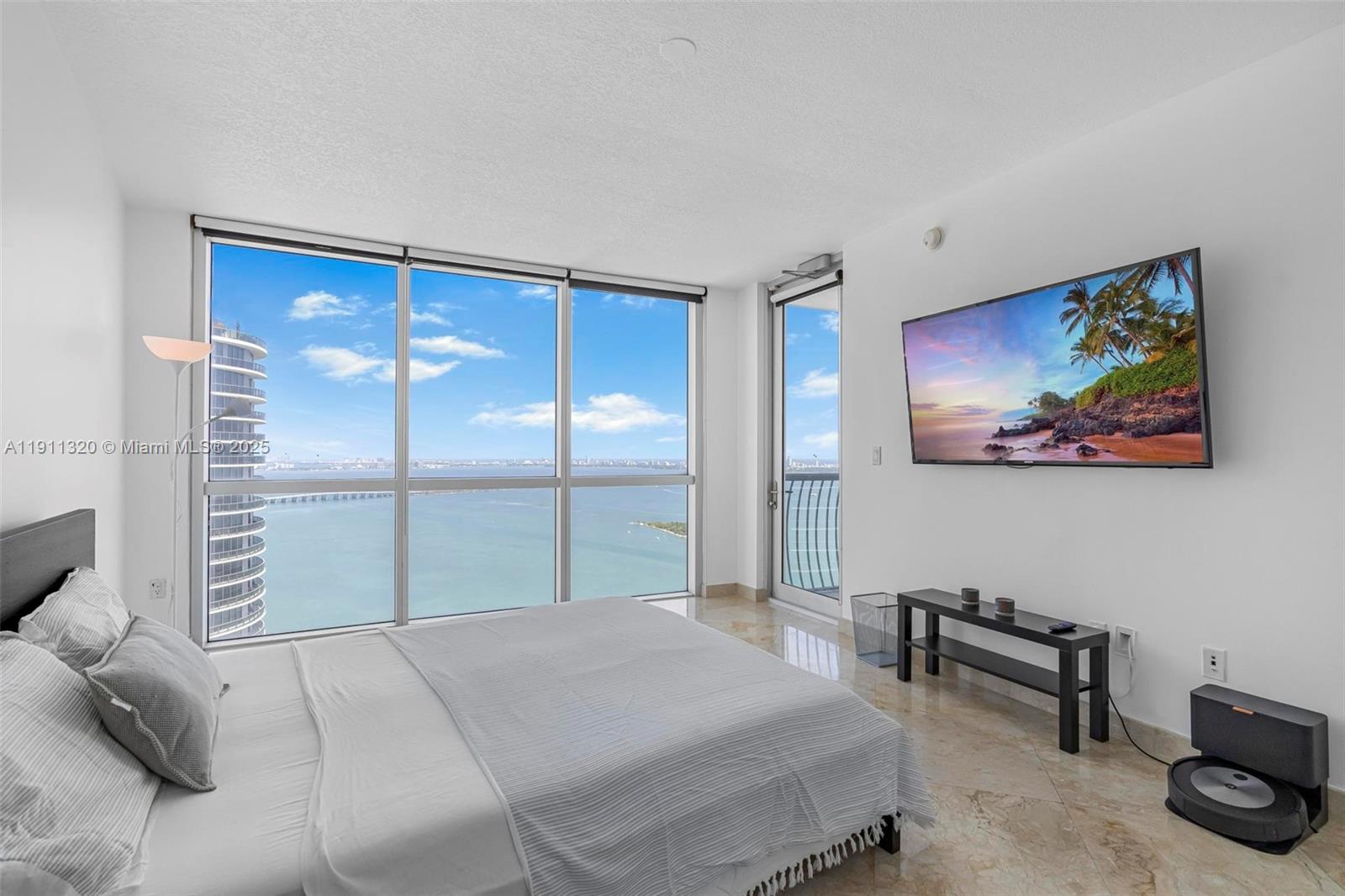 image Opera Tower Condo14