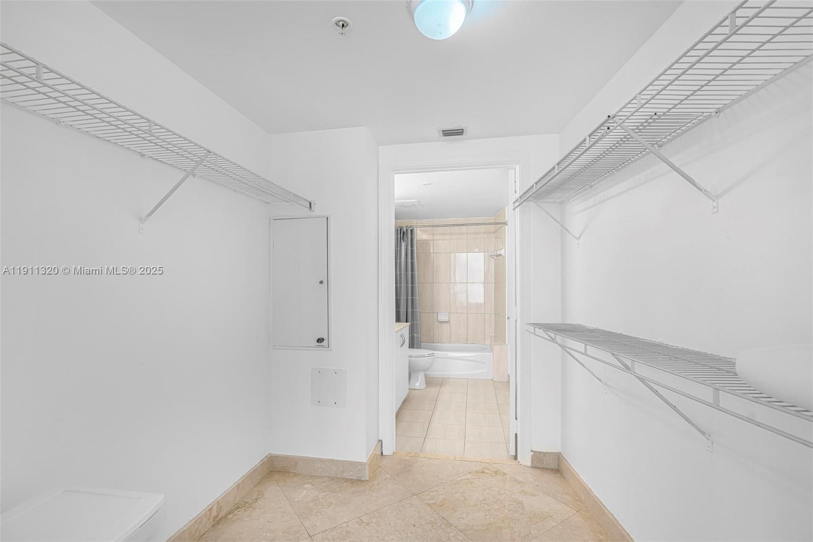 image Opera Tower Condo16