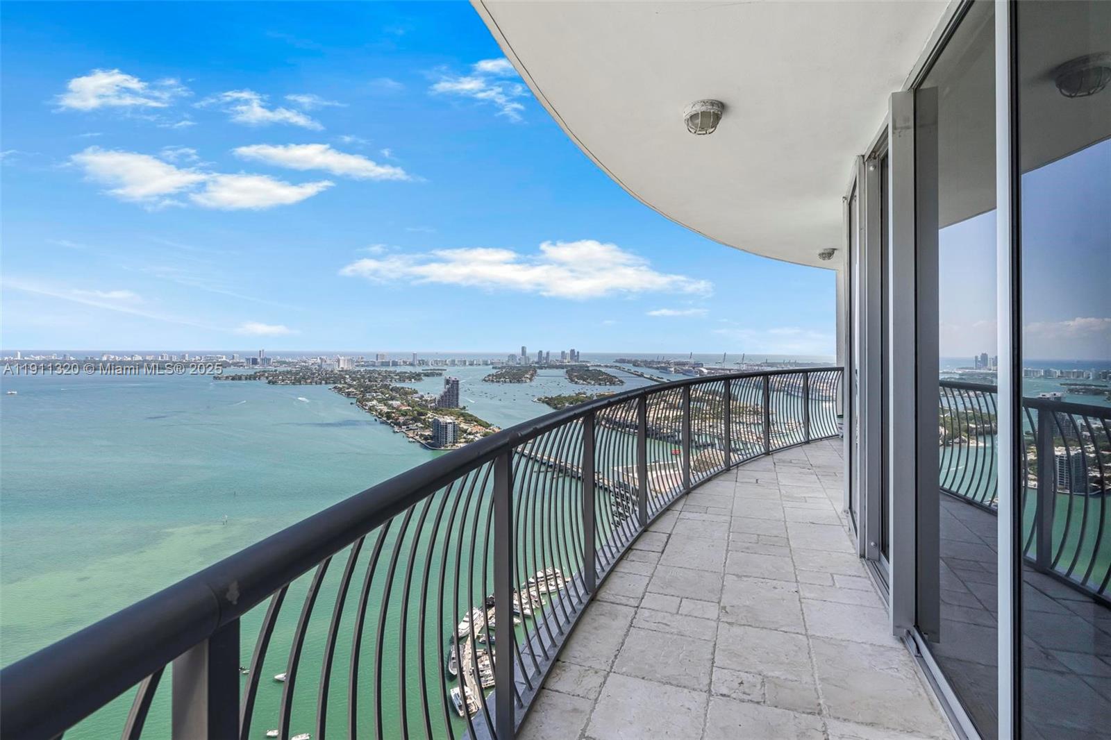 image Opera Tower Condo22