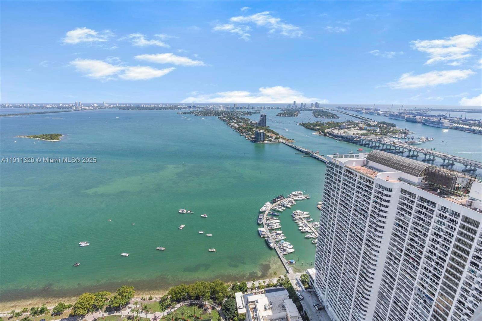 image Opera Tower Condo25