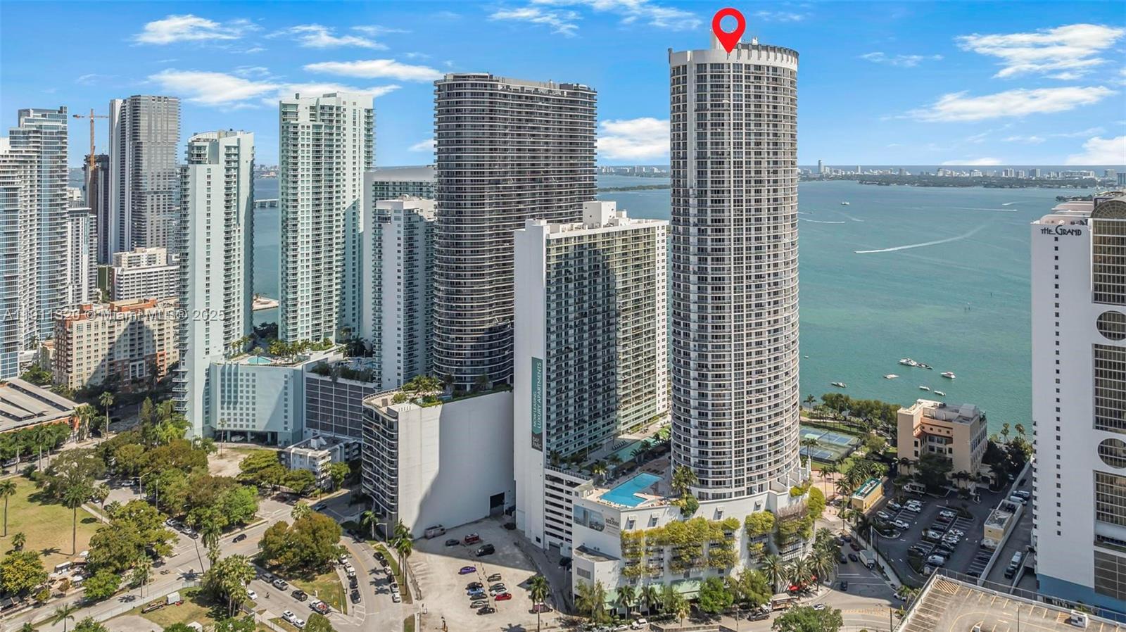 image Opera Tower Condo29